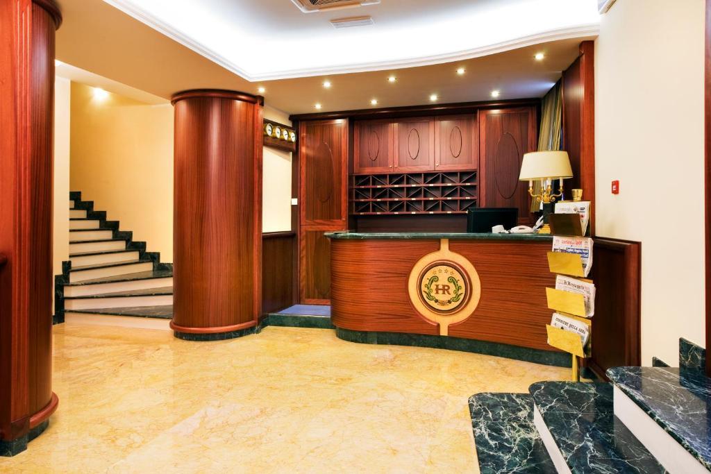 Hotel Rojan Сулмона Екстериор снимка
