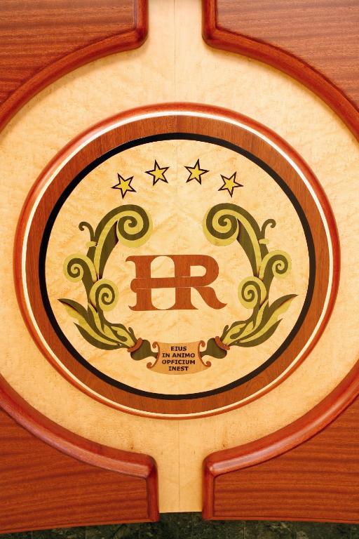 Hotel Rojan Сулмона Екстериор снимка