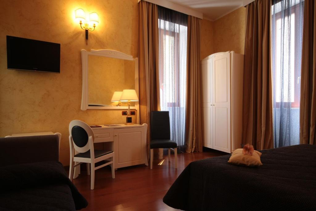 Hotel Rojan Сулмона Стая снимка